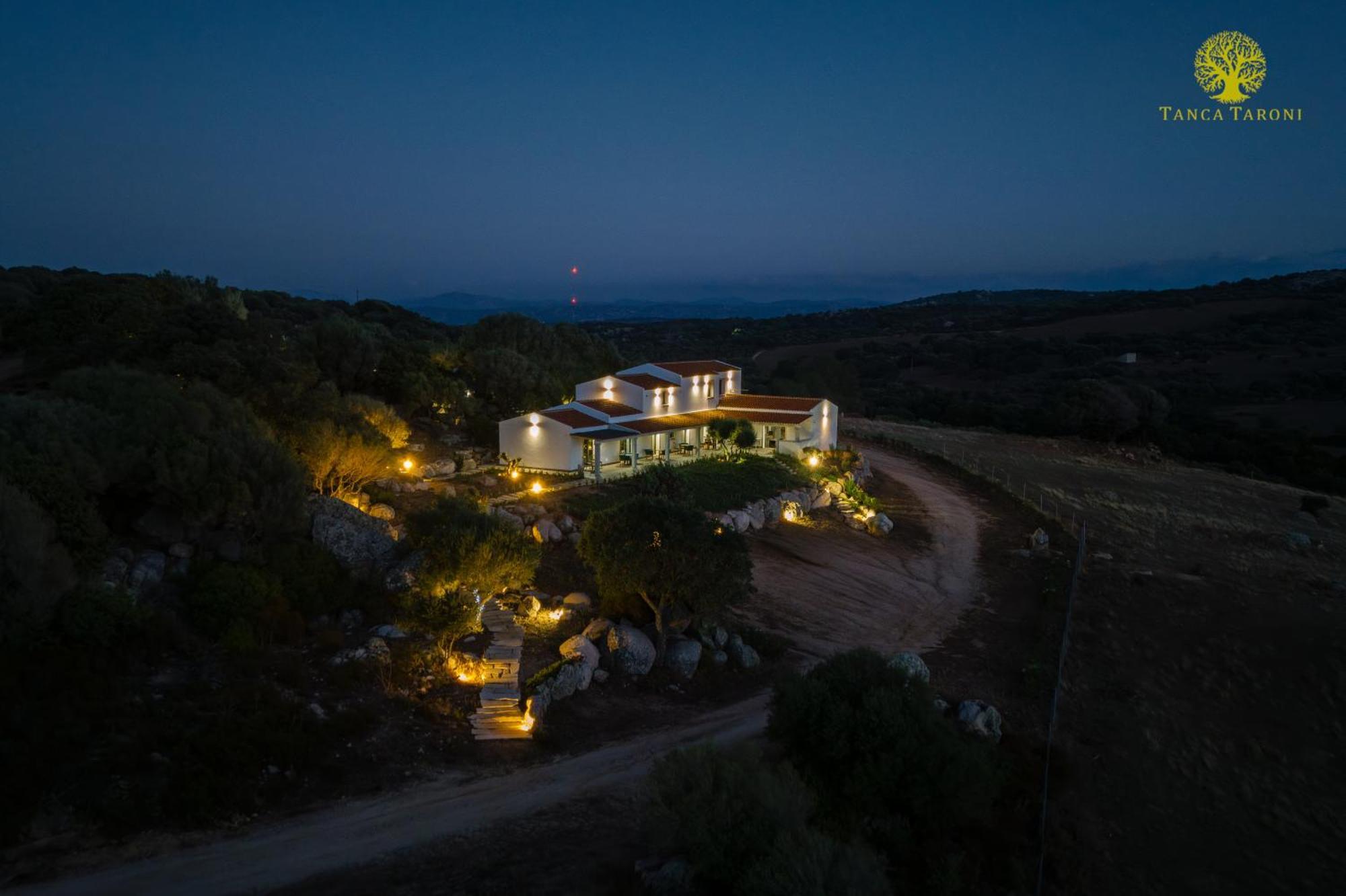 Agriturismo Bed And Breakfast Tanca Taroni Telti Exterior photo